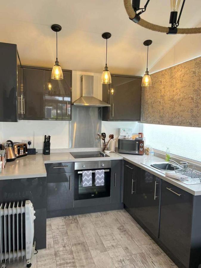 Stunning One Bed Modern & Contemporary Chalet Bridlington Exterior photo